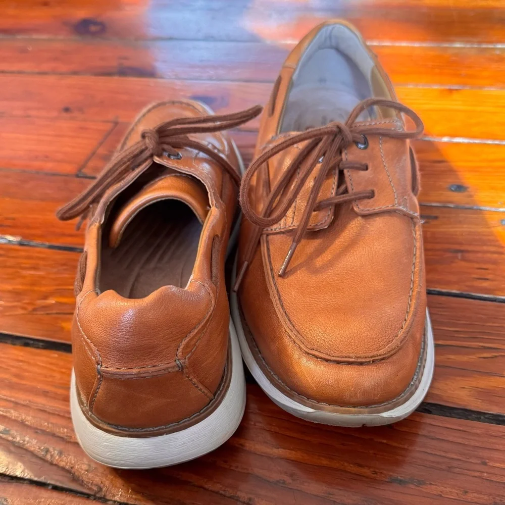 Clarks Mens Un Pilot Lace Up Tan Leather Shoes Very Gently Used Size 9.5